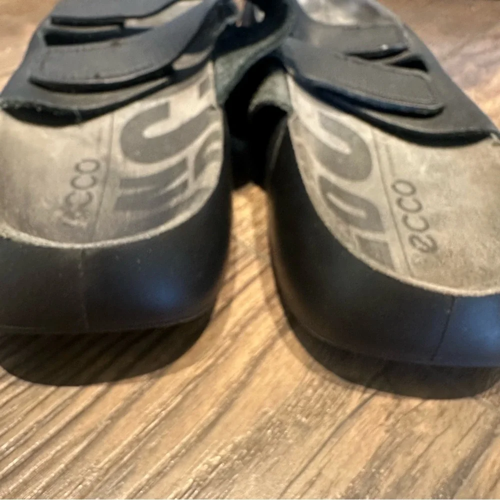 Ecco Women’s Cozmo Two Band Slide Sandal‎ in Black Size 9-9.5